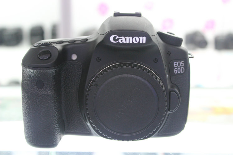 Canon-EOS-60D-18-MP-CMOS-Digital-SLR-Camera-with-18-55mm-f-3-5-5